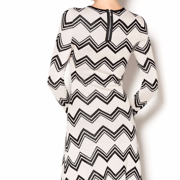 BCBG - Picture 3 of 4